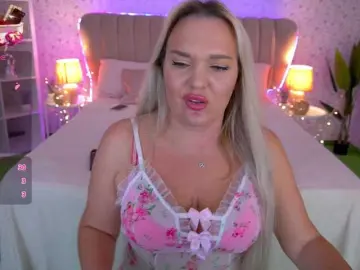 Bongacams Sex Cam of AmelyLoveme