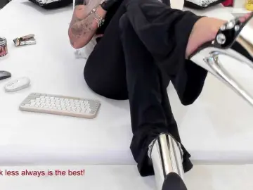 Bongacams Sex Chat of hotred69xxx