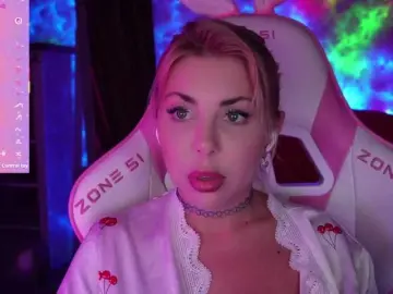 Bongacams Live Sex Cam of Cool-Baby