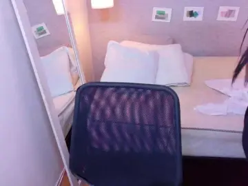 Bongacams Nude Webcam of kiara-evanss