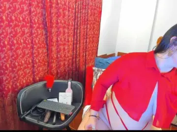 Bongacams Watch Live Sex Cams of MeganHotCurvy