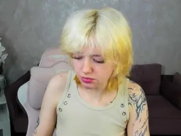 Bongacams Watch Live Sex Cams of LunaaBee