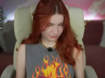 Bongacams Sex Cam of RedShinee