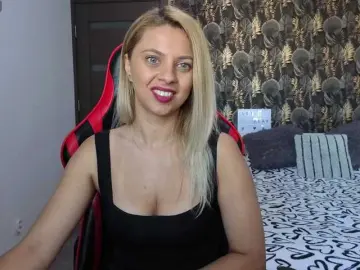 Bongacams Watch Live Sex Cams of CarlaStaceeFun