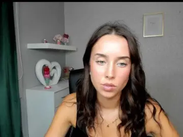 Bongacams Sex Cam of adeleLive