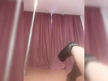 Bongacams Best live sex cam show of RedFox9595