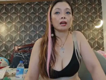 Bongacams Nude Webcam of YummyMeily