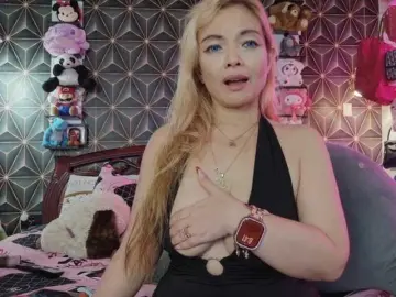 Bongacams Live Sex of YummyMeily