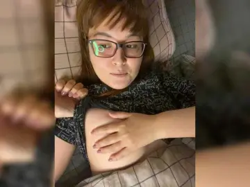 Bongacams Nude Webcam of Fox-Lisa