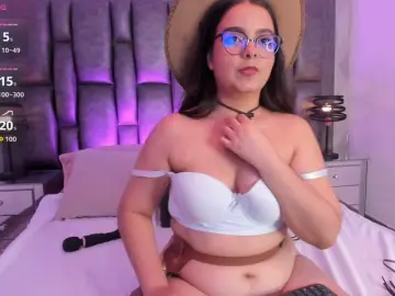 Bongacams Nude Webcam of LunaHill