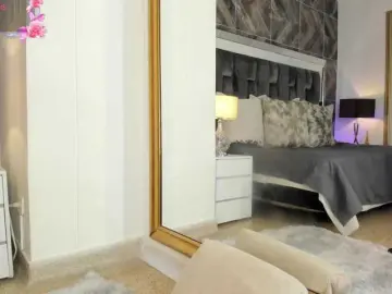 Bongacams Watch Live Sex Cams of NaylaGrey