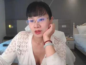 Bongacams Watch Live Sex Cams of luvlily666