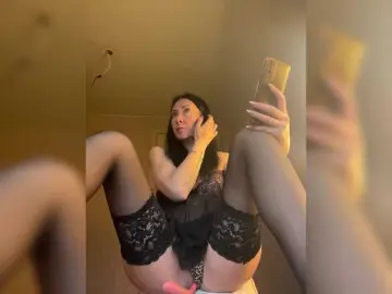 Bongacams Watch Live Sex Cams of KarolinaMilf