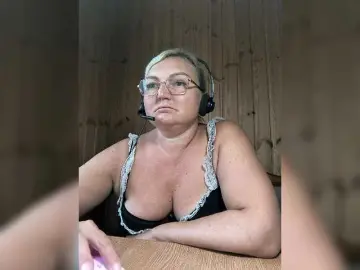 Bongacams Watch Live Sex Cams of BLONDJob