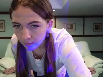 Bongacams Sex Cam of KiraRustle