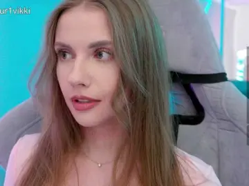 Bongacams Nude Webcam of -VikkiL0vesCheese-