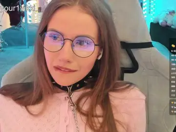 Bongacams Live Porn of -VikkiL0vesCheese-