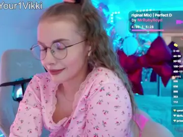 Bongacams Sex Cam of -VikkiL0vesCheese-