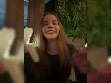 Bongacams Free Live Porn of -VikkiL0vesCheese-