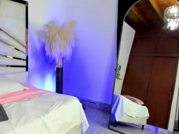 Bongacams Watch Live Sex Cams of SusanaHax