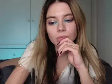 Bongacams Nude Webcam of Alicee-teasee