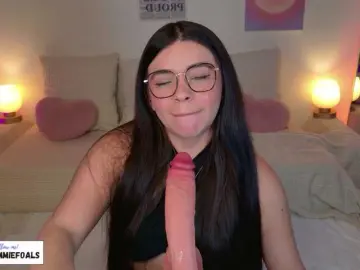 Bongacams Adult Video Chat of CammieFoalss