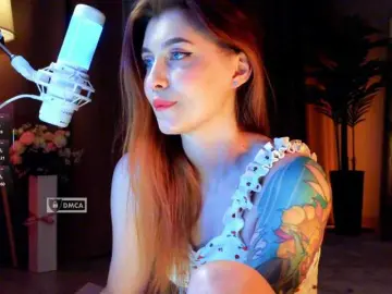 Bongacams Best Webcam of HoneyCherry