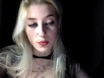 Bongacams Live Porn of EmmyHot