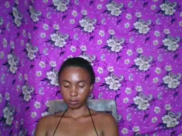 Bongacams Free Live Porn of EvahMorgane