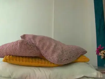 Bongacams Nude Webcam of Foxxxy-MILF