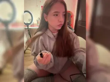 Bongacams Private Sex Chat of LittleDelora