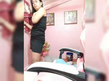 Bongacams Free Porn Cam of XXhornywetprincess99XX