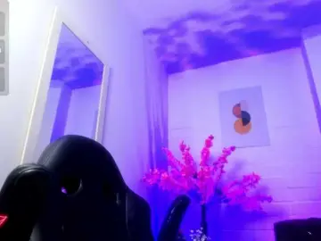 Bongacams Live Sex Cam of Ayliinn