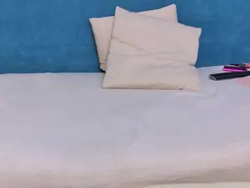 Bongacams Watch Live Sex Cams of moon-cake