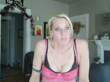 Bongacams Adult Webcam of mylfGlama