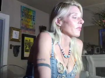 Bongacams Adult Video Chat of mylfGlama