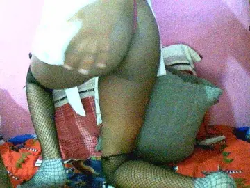 Bongacams Watch Live Sex Cams of Mynah