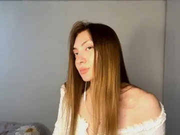 Bongacams Free Porn Cam of MyrticeDollen