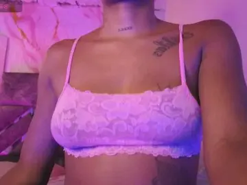 Bongacams Sex Cam of NAHOMII-BROWN