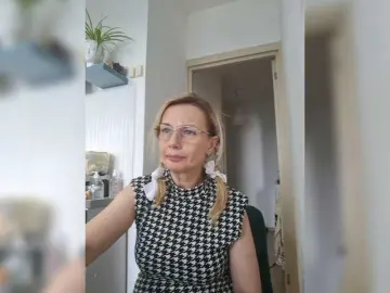 Bongacams Live Sex Cam of ShiningMILF