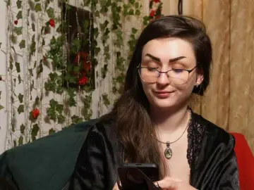 Bongacams Watch Live Sex Cams of NaughtYHomemadE