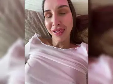 Bongacams Sex Chat of hothoneybabe