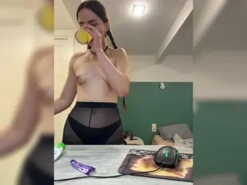 Bongacams Sex Chat of NEW-MODEL