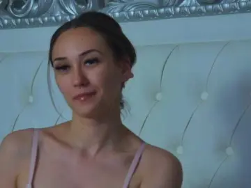 Bongacams Nude Webcam of AliceMunro