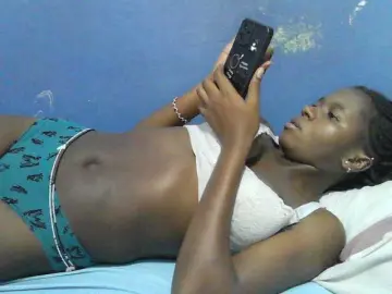 Bongacams Watch Live Sex Cams of Mystiq-Ella