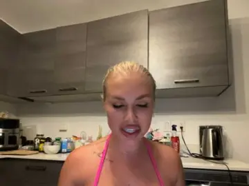 Bongacams Free Porn Cam of KarenLuxe