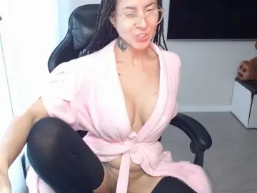 Bongacams Free Porn Cam of Lili-Cruz40