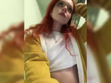 Bongacams Adult Video Chat of KiraSaud69