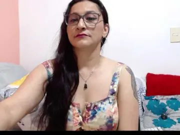 Bongacams Live Sex Cam of KarinaSuarez1