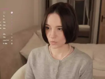 Bongacams Free Porn Cam of -FemaleEssence-